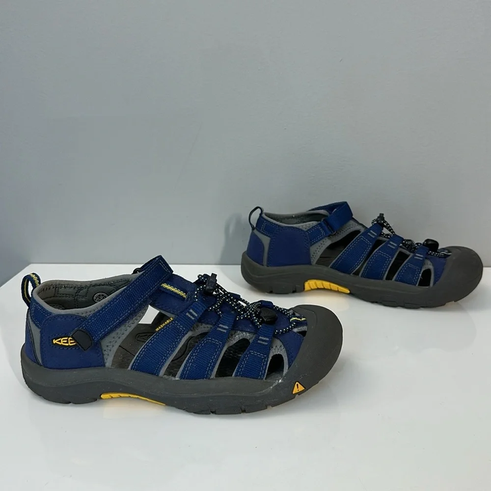 Keen Newport H2 Waterproof Hiking Sandals Size 7
